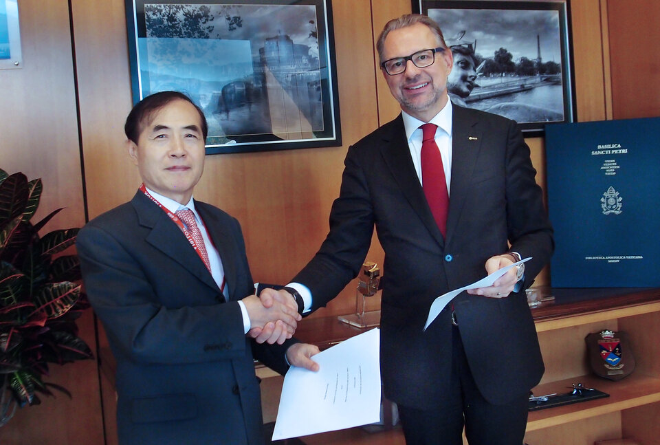ESA and Asian Development Bank sign agreement