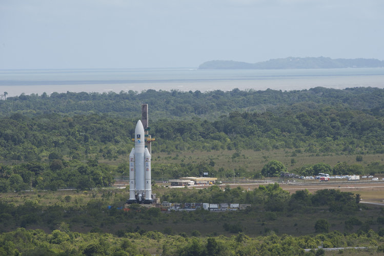 Transfer of Ariane 5 flight VA233 from the BAF to the launch pad