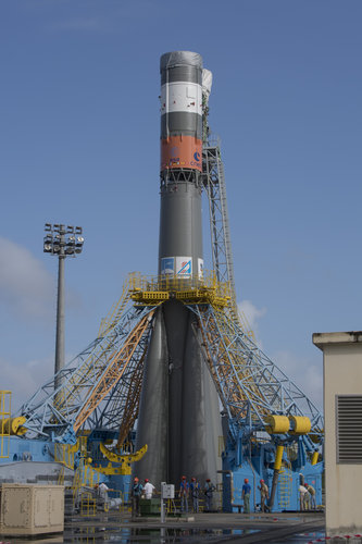 Soyuz VS16 raised into vertical position