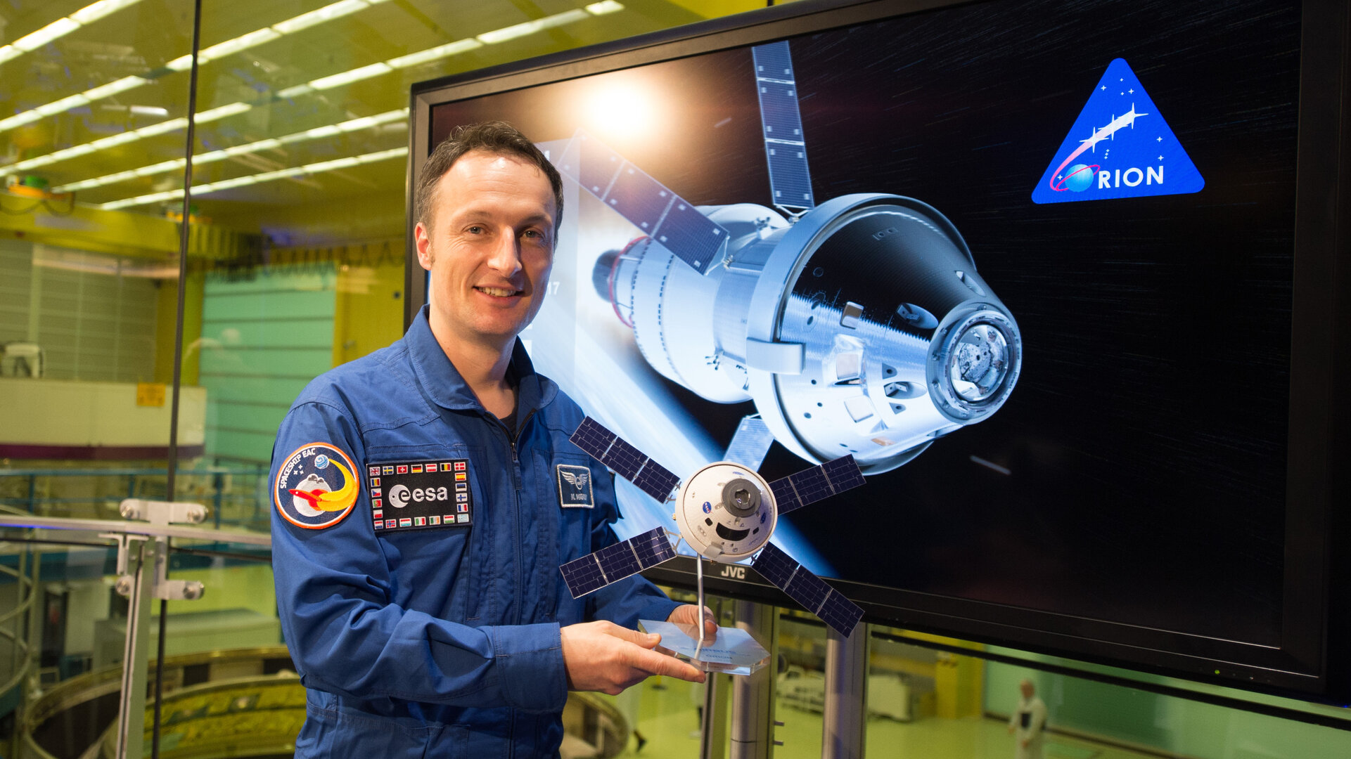 ESA astronaut Matthias Maurer at the signature signing