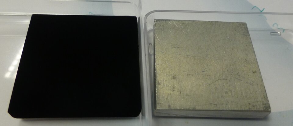 Comparison of side-by-side coated and non-coated aluminum substrates. Coating makes focusing with the camera almost impossible, note also that the edges of the coated sample are hardly visible. 