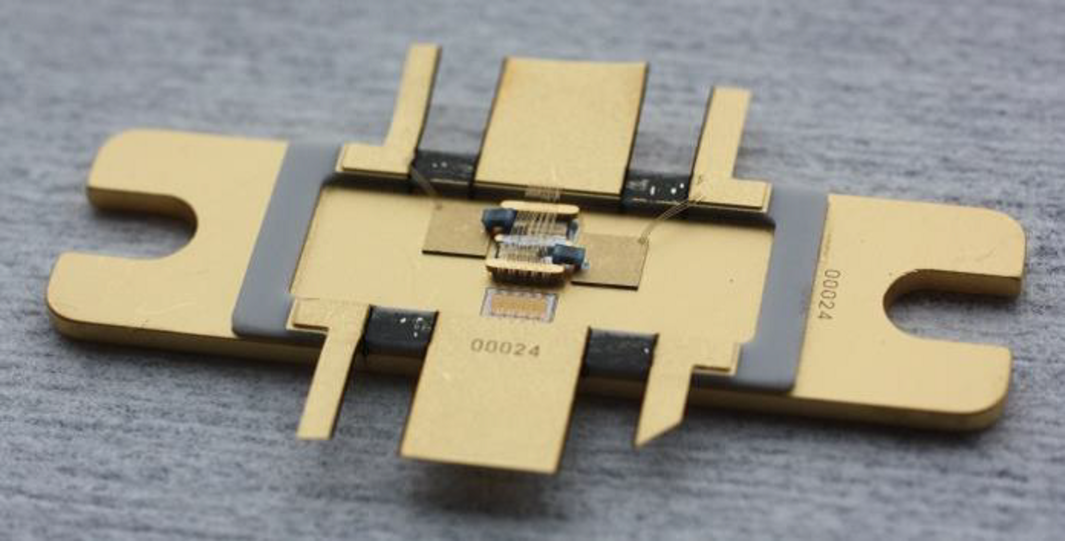 Tunable pre-matching (TpM) transistor  