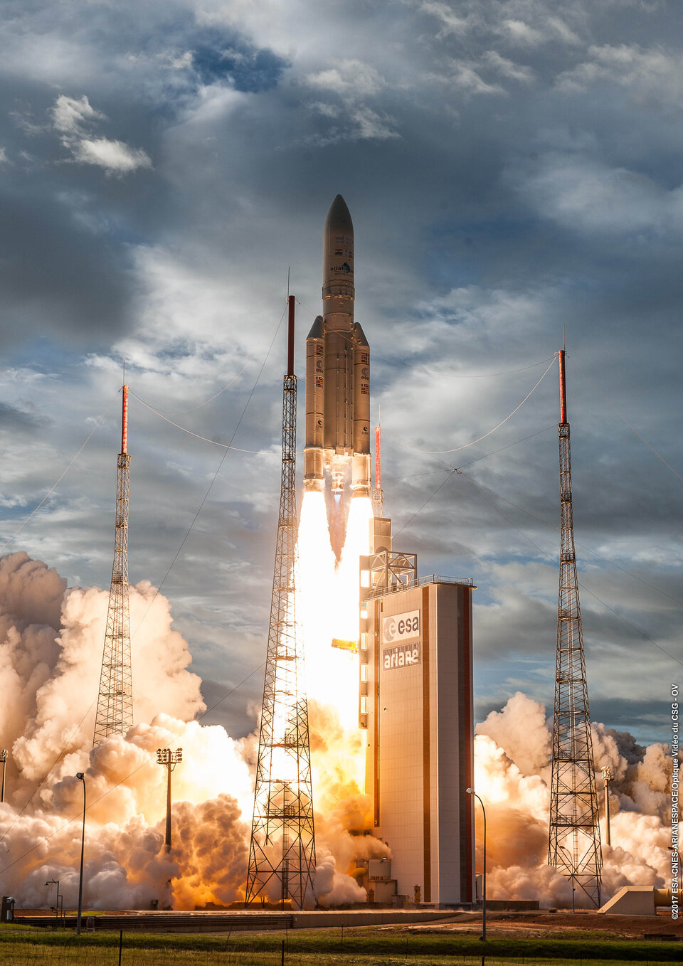 Start einer Ariane 5-Trägerrakete