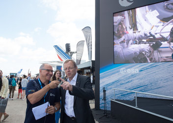 Interactive talk with visitors at the ESA Pavilion