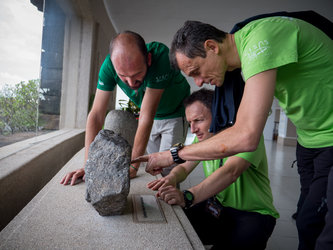Pedro and Matthias inspecting rocks