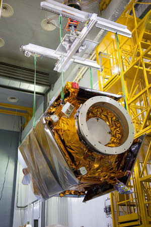 Sentinel-5P hoisted out of transport container