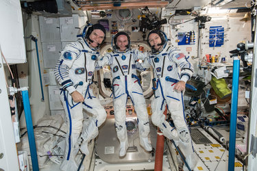 Soyuz MS-05 crew in Sokol suits