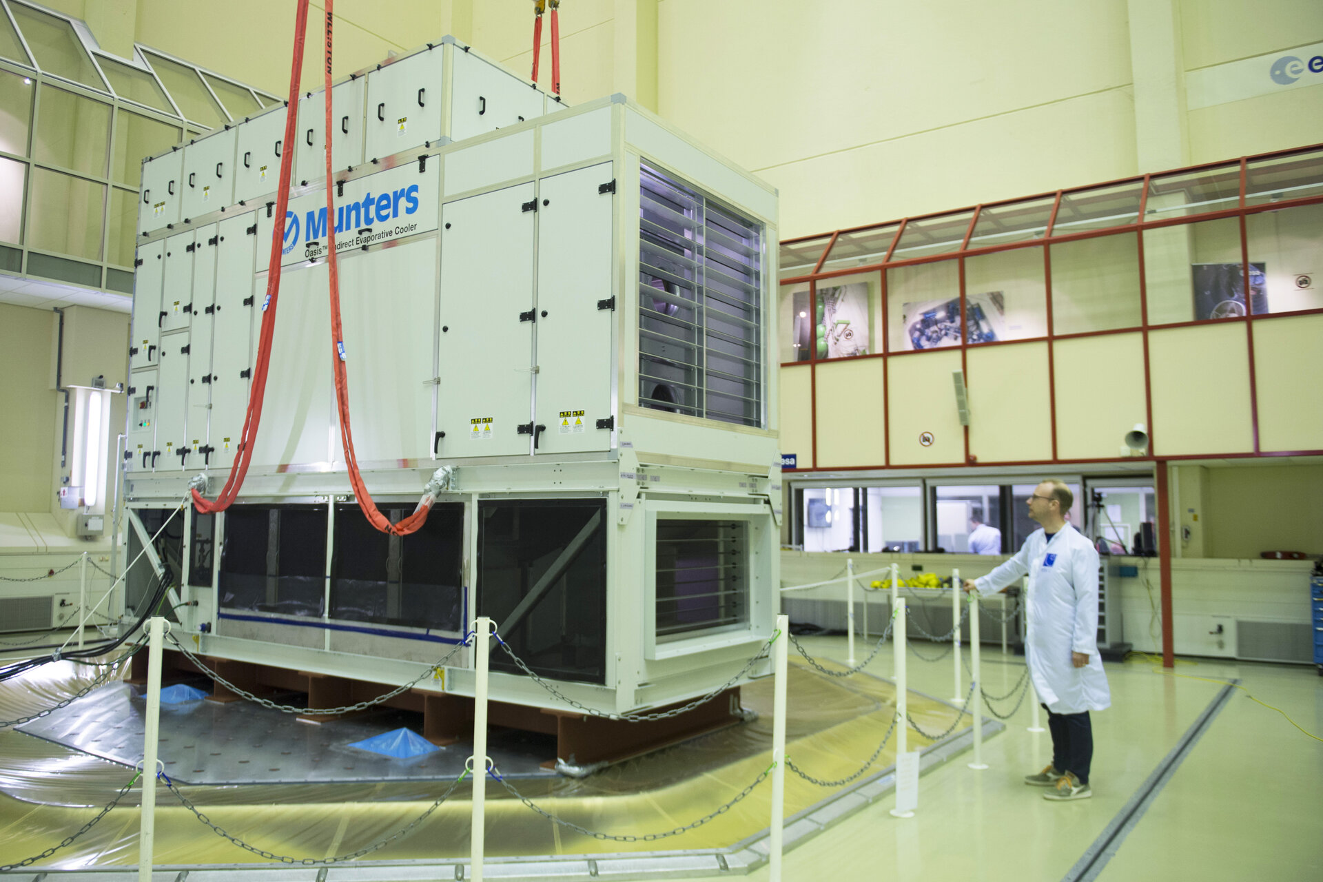 Shaker test of 8-tonne cooling system