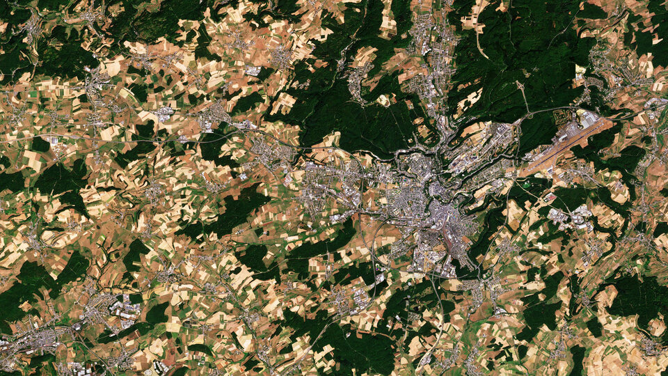 La ville de Luxembourg et ses environs, observée par Sentinelle 2A le 6 août 2018