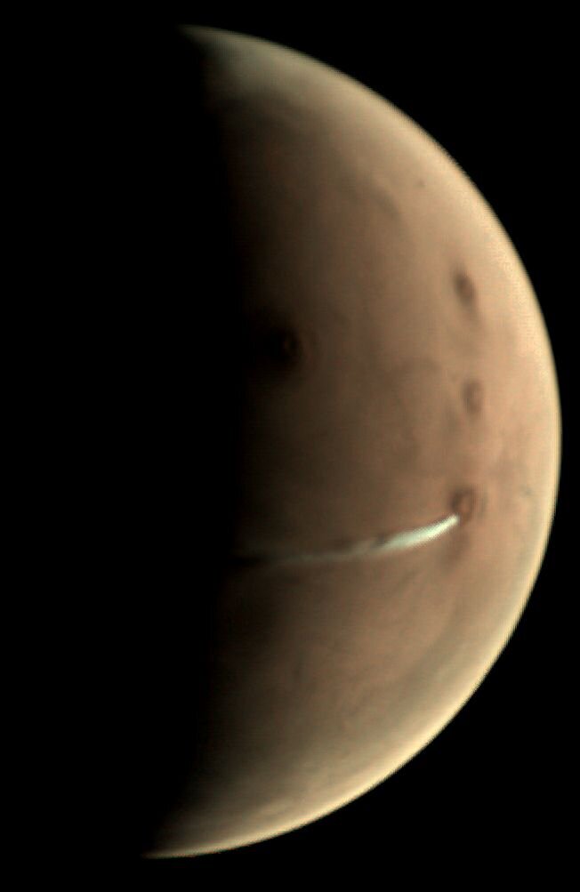 Elongated cloud on Mars