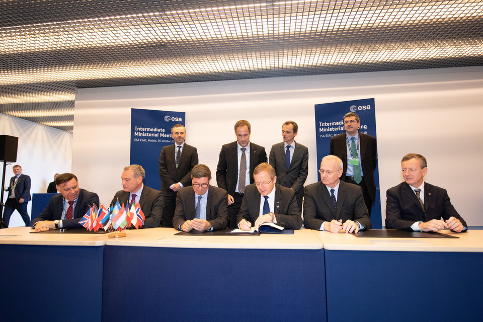 Signature de la déclaration conjointe relative à l’exploitation institutionnelle d’Ariane 6 et de Vega C