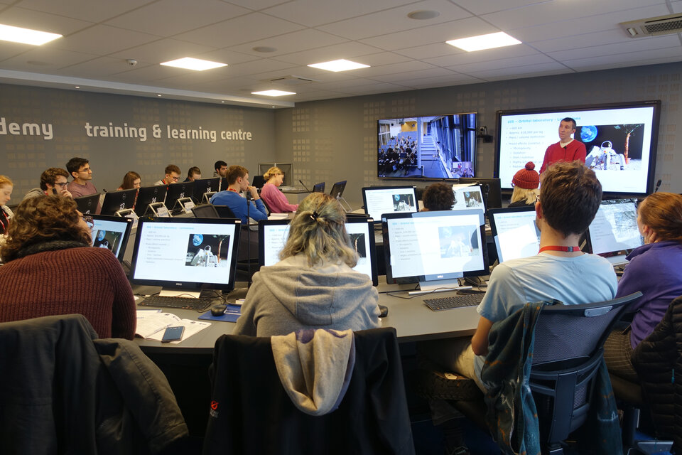 Students taking part in the Human Space Physiology training course in 2018