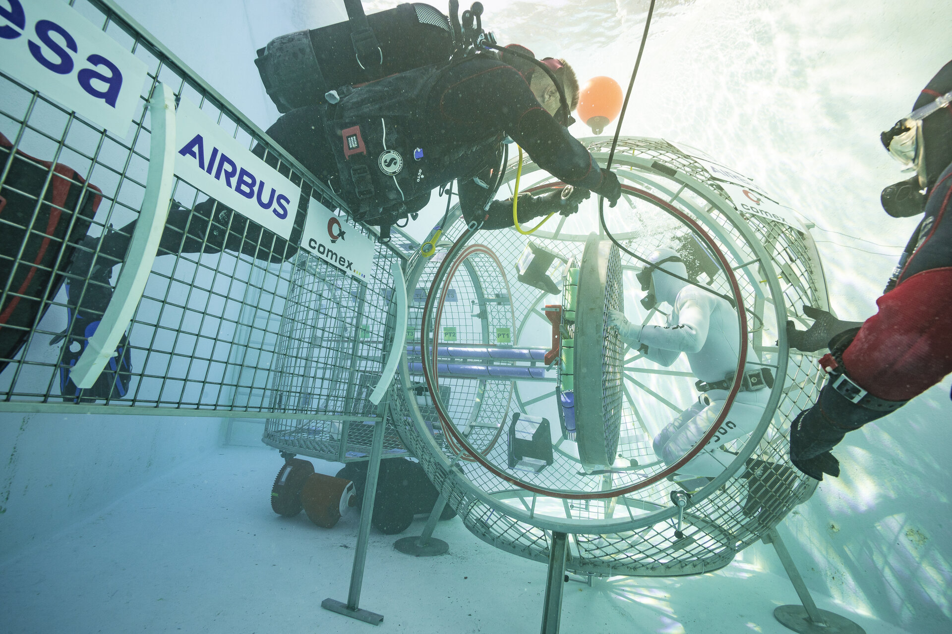 Underwater testing of an airlock design for the new Gateway station near the Moon. 