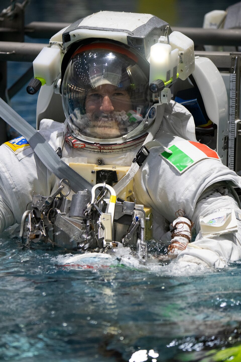 Luca Parmitano během výcviku v Johnsonově kosmickém středisku NASA