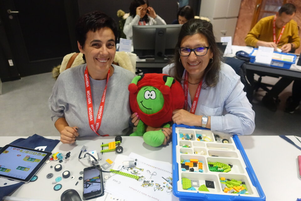 Paxi helps primary teachers build their own Martian rover