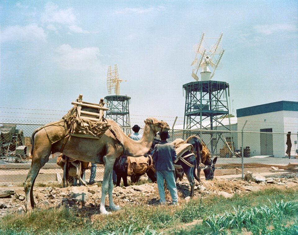 Transporting antennas with camels from the lighthouse to new location