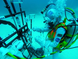 Testing prototypes for geological sampling tools underwater