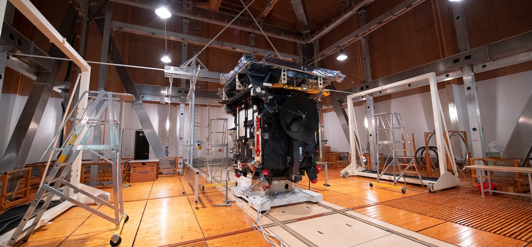 Solar Orbiter in magnetic field simulation facility