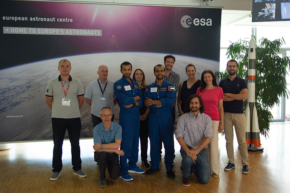 VAE-Astronauten mit ihren Ausbildern im EAC in Köln
