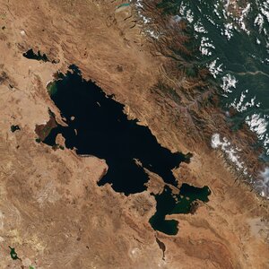 Ahead of World Wetlands Day, the Copernicus Sentinel-2 mission takes us over Lake Titicaca – one of the largest lakes in South America.