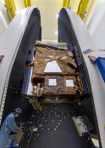 The primary payload Pléiades Neo-4 seated on the cone-shaped payload adapter which hosts four Cubesats, is encapsulated in the Vega fairing