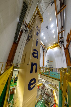 Ariane 5 fairing holding MTG-I1