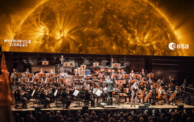 Metropole Orkest play with Solar Orbiter imagery 