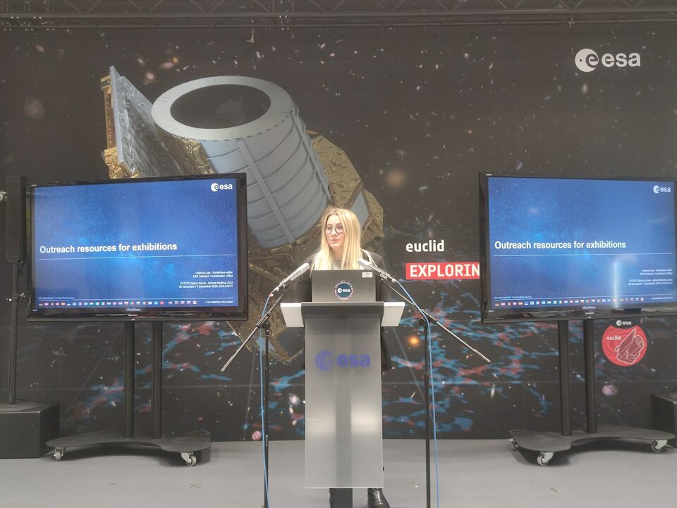 Oderica Lusi, Exhibitions Editor at the European Space Agency, presented three new sources of outreach materials for exhibitions and events: the Exhibitions homepage on esa.int, the ‘ready-to-use material’ page and the Exhibitions section of the ESA Photolibrary for professionals. 