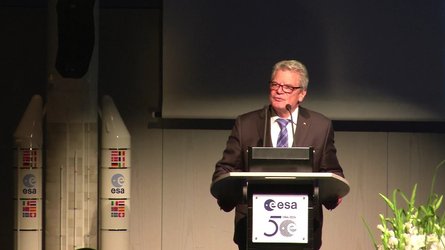 First-ever visit by a Head of State to ESA’s operations centre in Darmstadt